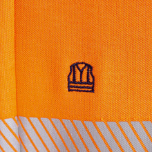 Lade das Bild in den Galerie-Viewer, Uvex Warnschutz Poloshirt &quot;88279&quot; Construction detailansicht mit Direkteinstickung uvex auf linkem Oberarm und 2 Reflexstreifen um Rumpf  orange-dunkelblau

